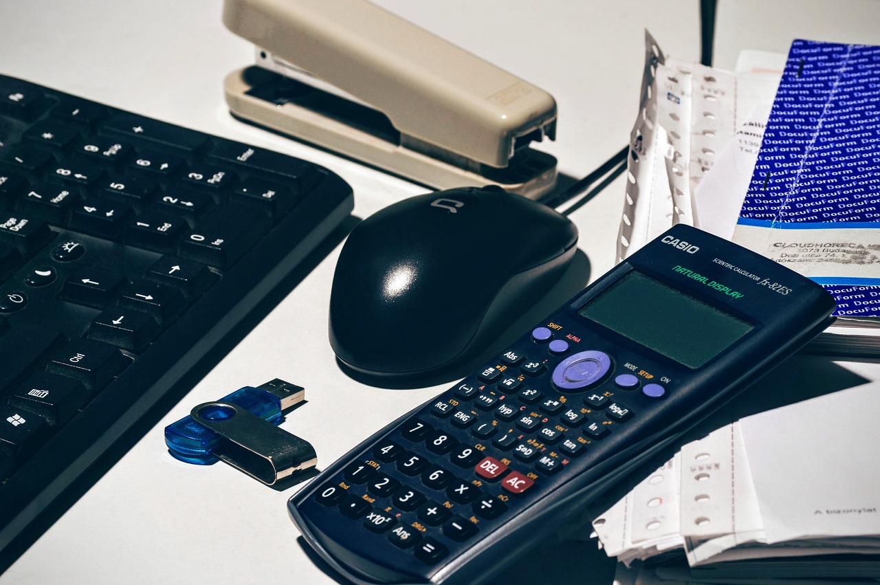 bookkeeping payroll laptop